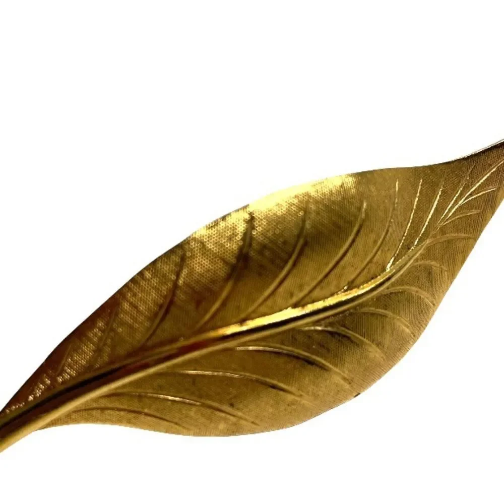 Vintage Leaf Brooch in Gold Tone